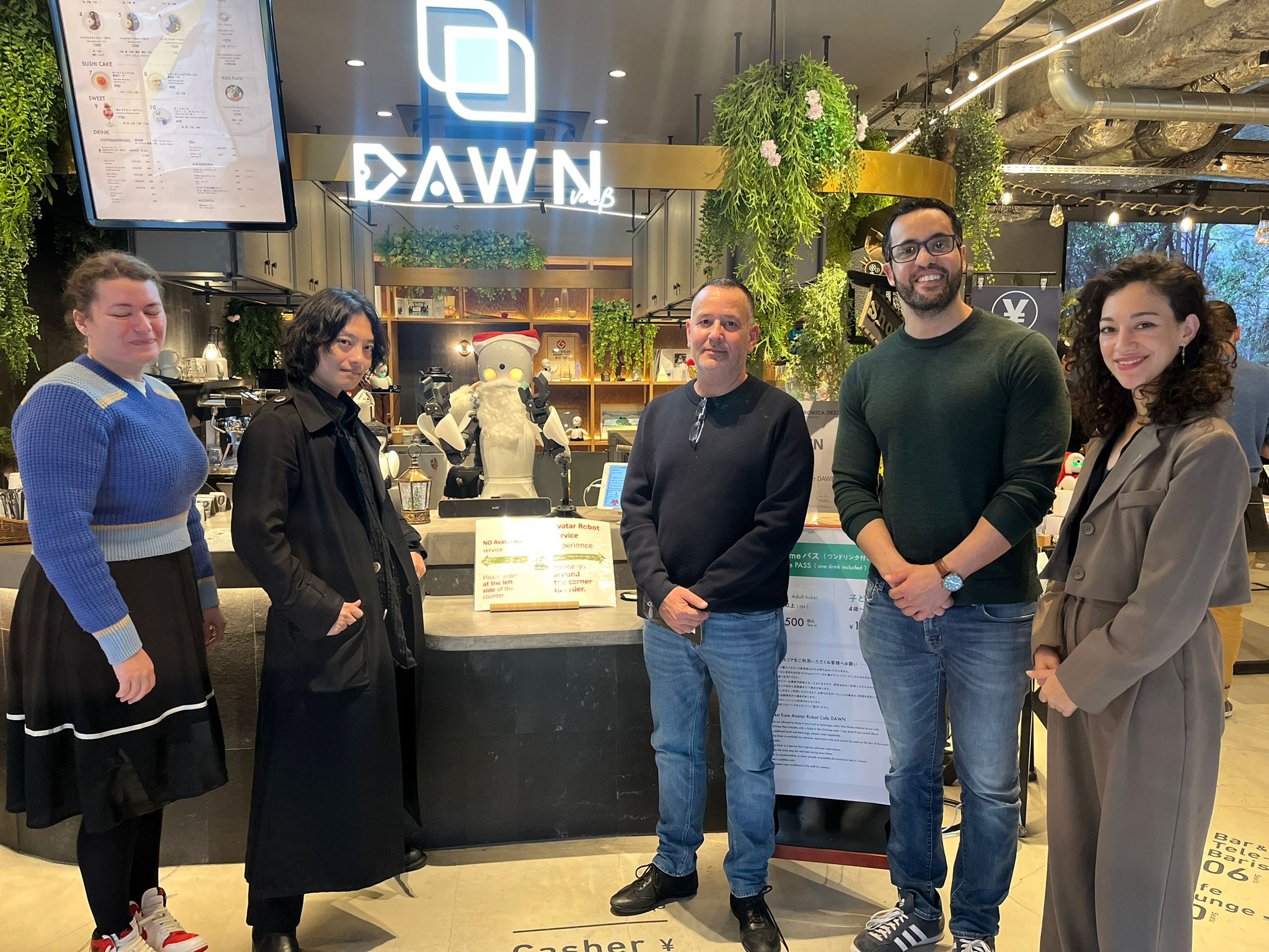 שכולו טוב מבקרים ביפן